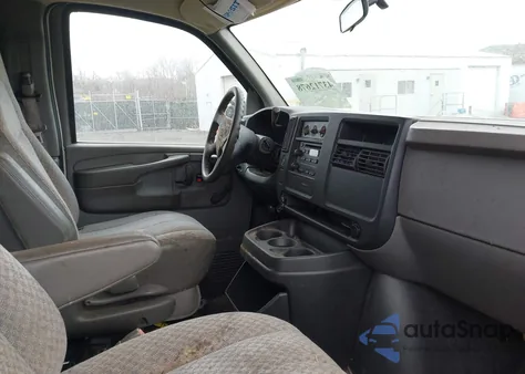 2006 Chevrolet Express Work Van из США, поврежденный, VIN 1GCFG15XX61152517